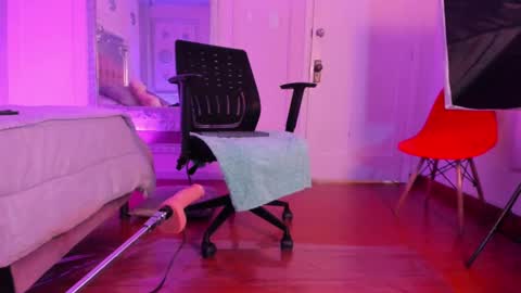 Alison Fishert online show from February 27, 2:54 pm