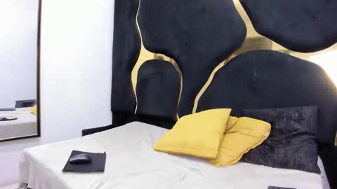 Snapshot of alisonmoon72 chatting on May 7, 8:58 pm alisonmoon72 online show from May 7, 8:58 pm