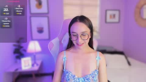 Snapshot of alisoon_dh chatting on October 3, 12:46 pm alisoon online show from October 3, 12:46 pm