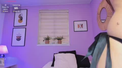 Snapshot of alisoon_dh chatting on December 4, 11:30 am alisoon online show from December 4, 11:30 am