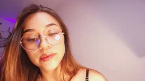 Snapshot of aliss_es chatting on October 24, 10:28 pm  ALISS  online show from October 24, 10:28 pm