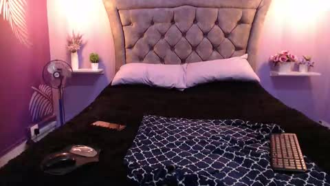 Snapshot of aliss_ik chatting on September 12, 3:23 pm alicia online show from September 12, 3:23 pm