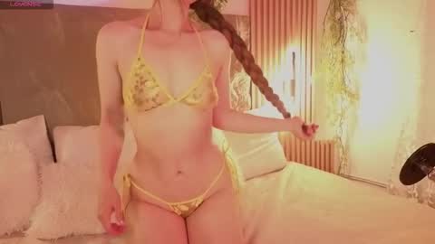 Snapshot of alissa_cute1 chatting on October 11, 2:48 pm Mia online show from October 11, 2:48 pm