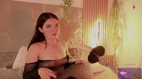 Snapshot of alissa_cute1 chatting on November 9, 8:07 pm Mia online show from November 9, 8:07 pm