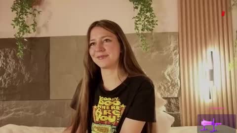 Snapshot of alissa_cute1 chatting on November 23, 3:34 pm Mia online show from November 23, 3:34 pm