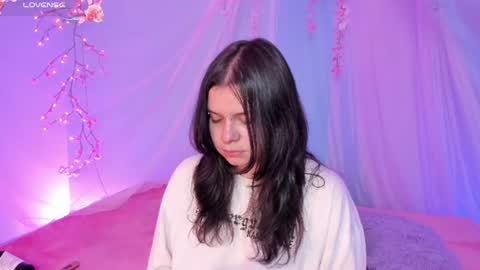 Mia online show from July 7, 6:47 am