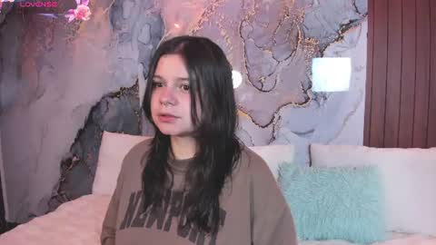 Mia online show from August 1, 3:06 am