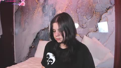 Mia online show from August 2, 4:00 am