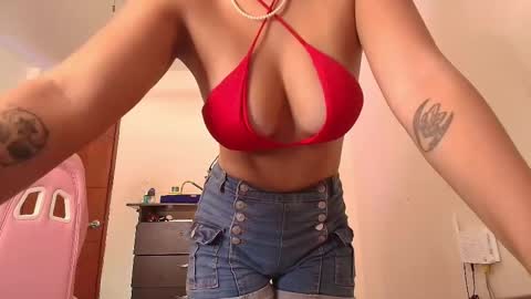 Snapshot of alissa_grey2 chatting on September 19, 1:56 pm Alissa online show from September 19, 1:56 pm