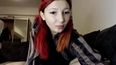 alissa_kiss_ online show from October 5, 5:11 pm