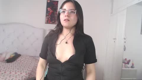 Snapshot of alissa_morrison chatting on September 20, 6:31 pm alissa_morrison online show from September 20, 6:31 pm
