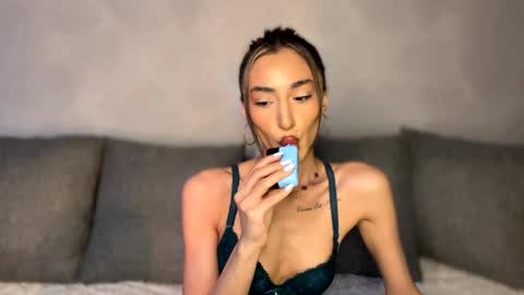 Alissa online show from June 10, 2:27 pm