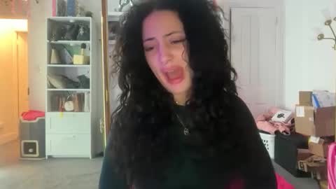 Snapshot of alissajaede chatting on February 20, 6:26 am alissajaede online show from February 20, 6:26 am