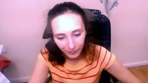 Snapshot of alissajersy_ chatting on October 16, 9:10 am Alissa online show from October 16, 9:10 am