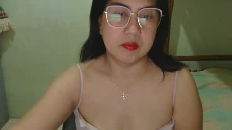 alissalove18 online show from April 1, 3:18 am