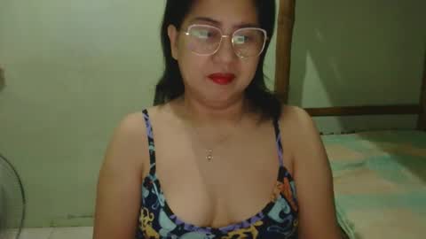 alissalove18 online show from April 17, 9:07 pm