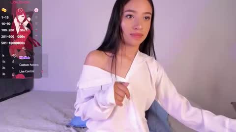 Snapshot of alissarose_ chatting on November 21, 1:48 am Mara Isabel online show from November 21, 1:48 am