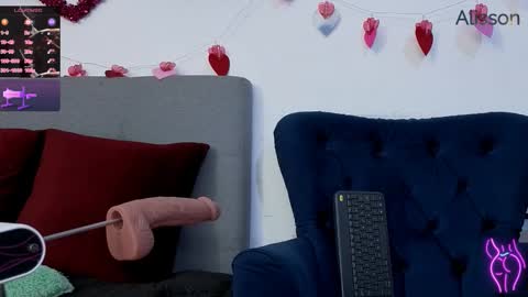 alisson0002 online show from September 12, 9:15 pm