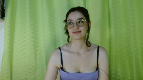 Snapshot of alisson_071989 chatting on July 14, 2:05 am Ali online show from July 14, 2:05 am