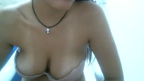 Snapshot of alisson_2508 chatting on May 13, 11:11 pm alison online show from May 13, 11:11 pm