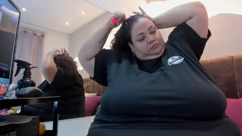 Snapshot of alisson_am chatting on November 15, 11:29 am Alisson online show from November 15, 11:29 am