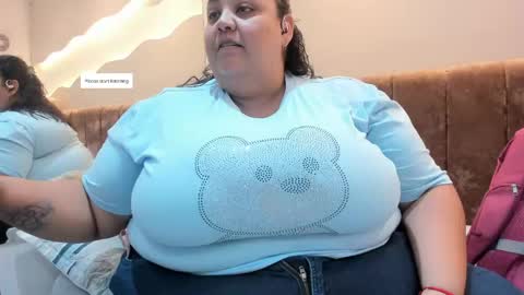 Alisson online show from April 22, 6:09 pm