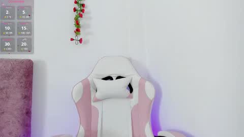 Snapshot of alisson_boobs_ chatting on May 15, 11:45 pm Alisson online show from May 15, 11:45 pm