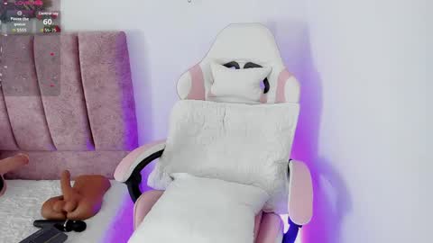 Snapshot of alisson_boobs_ chatting on May 22, 10:37 pm Alisson online show from May 22, 10:37 pm