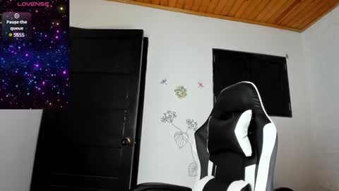 Snapshot of alisson_hoffman05 chatting on December 28, 2:11 am Alisson hoffman05 online show from December 28, 2:11 am