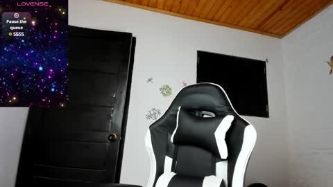 Snapshot of alisson_hoffman05 chatting on December 29, 9:52 pm Alisson hoffman05 online show from December 29, 9:52 pm