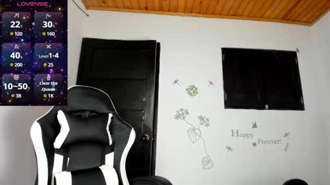 Snapshot of alisson_hoffman05 chatting on January 17, 3:32 pm Alisson hoffman05 online show from January 17, 3:32 pm