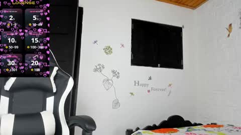 Snapshot of alisson_hoffman05 chatting on February 17, 12:05 pm Alisson hoffman05 online show from February 17, 12:05 pm