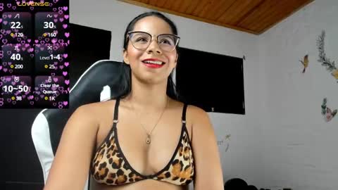 Snapshot of alisson_hoffman05 chatting on February 21, 4:37 pm Alisson hoffman05 online show from February 21, 4:37 pm