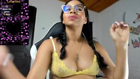 Snapshot of alisson_hoffman05 chatting on February 23, 4:24 pm Alisson hoffman05 online show from February 23, 4:24 pm