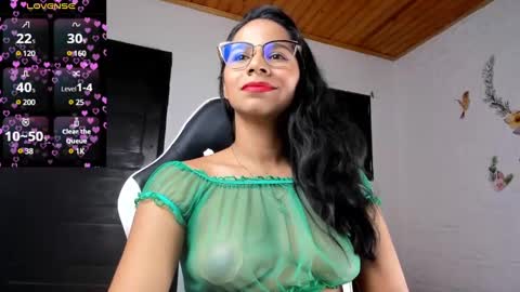 Snapshot of alisson_hoffman05 chatting on February 28, 1:25 pm Alisson hoffman05 online show from February 28, 1:25 pm