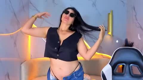 alisson_tx_ online show from April 21, 7:50 pm