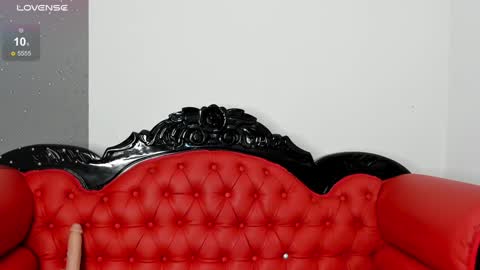 Alisson Domit  online show from December 11, 11:21 pm