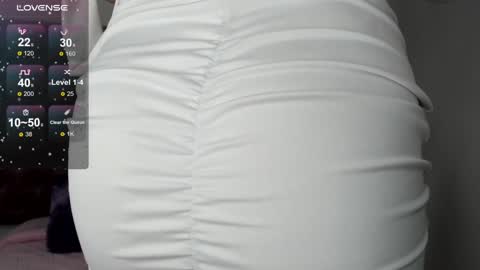 Alisson Domit  online show from February 5, 3:09 pm