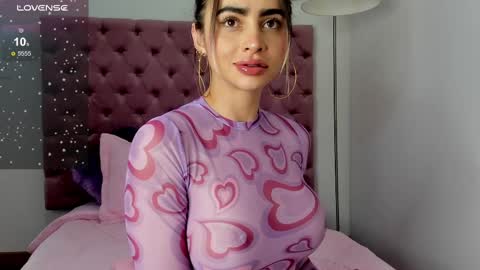 Alisson Domit  online show from February 28, 9:33 pm