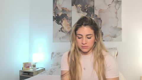 Snapshot of alissonroyce chatting on March 12, 2:20 am Goddess  online show from March 12, 2:20 am