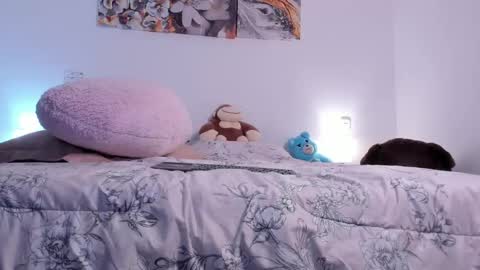 Snapshot of alissonroyce chatting on October 14, 2:01 am Goddess  online show from October 14, 2:01 am