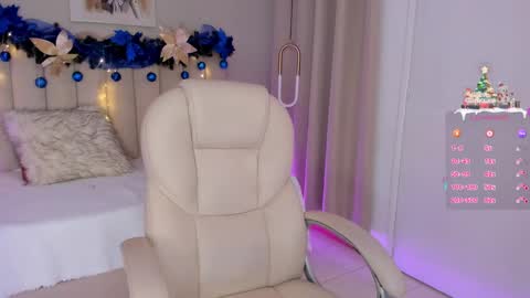 Snapshot of alissyadanger chatting on December 22, 3:33 am TATIS online show from December 22, 3:33 am