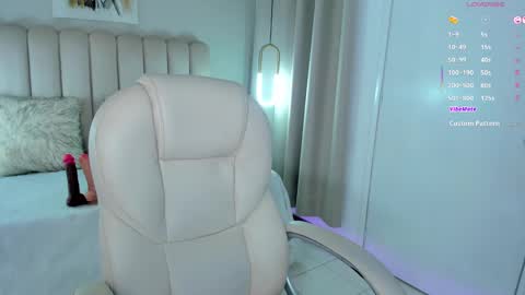 Snapshot of alissyadanger chatting on February 1, 2:47 am TATIS online show from February 1, 2:47 am