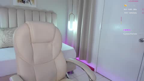 Snapshot of alissyadanger chatting on February 9, 2:17 am TATIS online show from February 9, 2:17 am