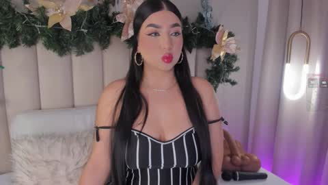 Snapshot of alissyadanger chatting on November 25, 2:11 am TATIS online show from November 25, 2:11 am