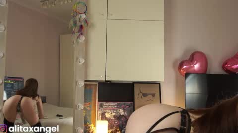 Snapshot of alitaangel_ chatting on May 22, 5:18 pm A L I T A online show from May 22, 5:18 pm