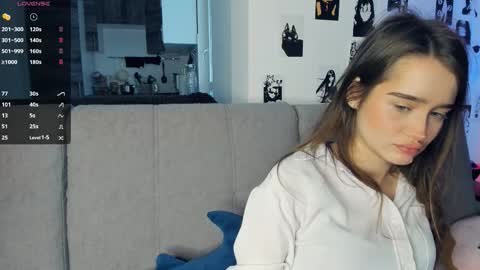 Snapshot of alivialovely chatting on November 5, 10:04 am Alivia online show from November 5, 10:04 am