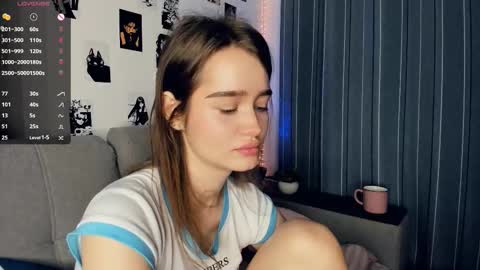 Snapshot of alivialovely chatting on November 22, 9:19 am Alivia online show from November 22, 9:19 am