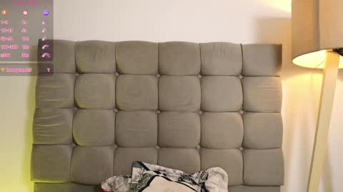 Snapshot of alix_bay chatting on February 6, 11:37 pm Alix online show from February 6, 11:37 pm
