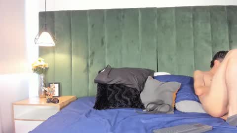 Snapshot of alixxxe_ chatting on October 3, 1:52 pm A L I X X X E  online show from October 3, 1:52 pm